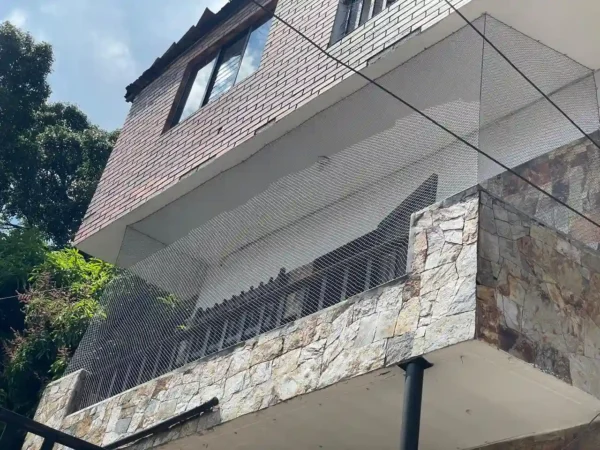 Malla-antimordida-balcon-frente Mallas de Seguridad Antimordida